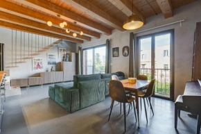 Modern Rooftop Apartment